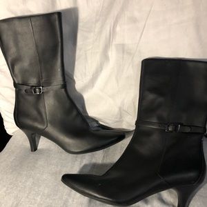 Black leather ROCKPORT boots